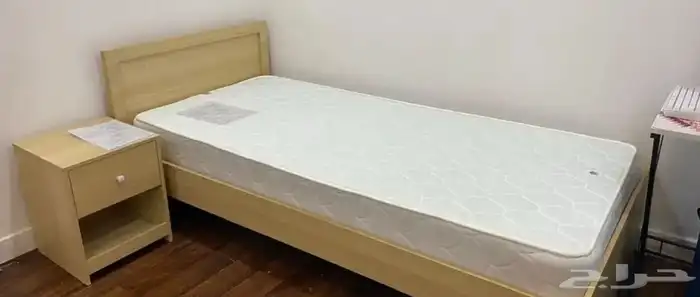 للبيع غرفه نوم وتسريحه من هوم سنتر 1