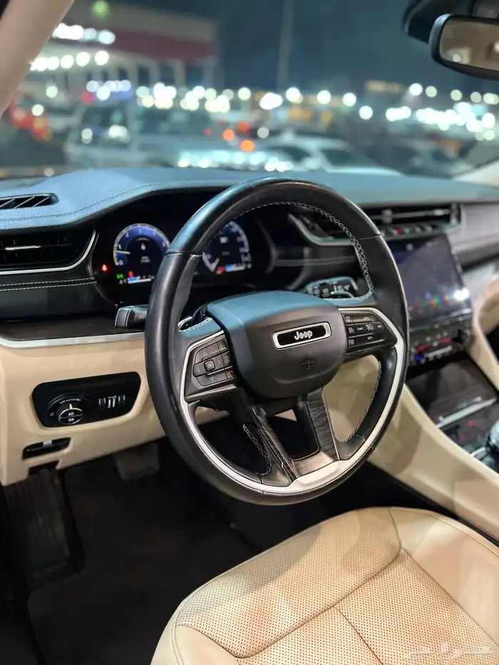 جيب قراند شيروكي 2021 لميتد L 8