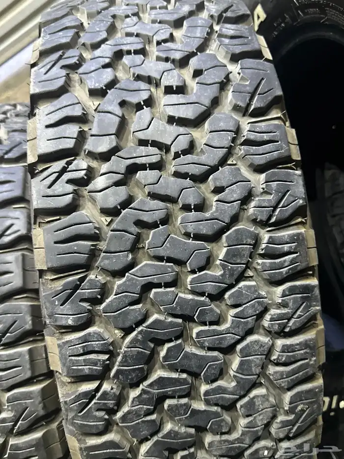 كفرات بي اف قودرتش نص حجري مقاس 285 70 17 10