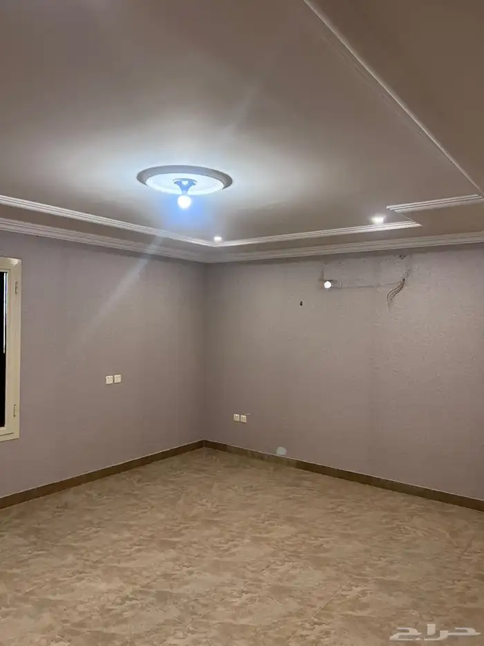 فيلا مع مسبح للإيجار   حي الملك سلمان 10