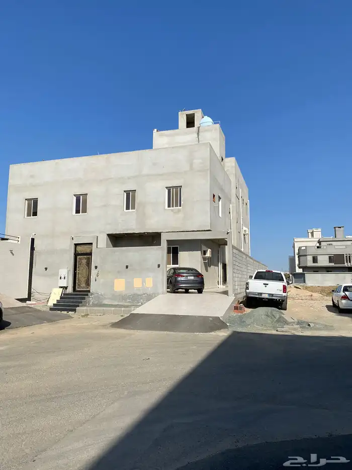 عماره للبيع بحي الرياض دورين وملحق 1