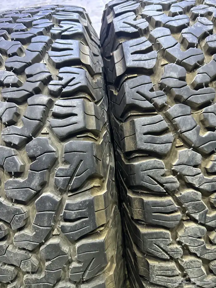 كفرات بي اف قودرتش نص حجري مقاس 285 70 17 5
