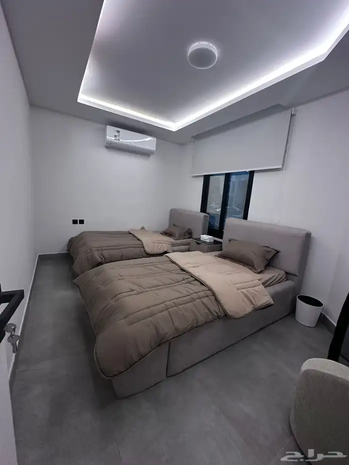 للبيع شقه في حي الملقا 4