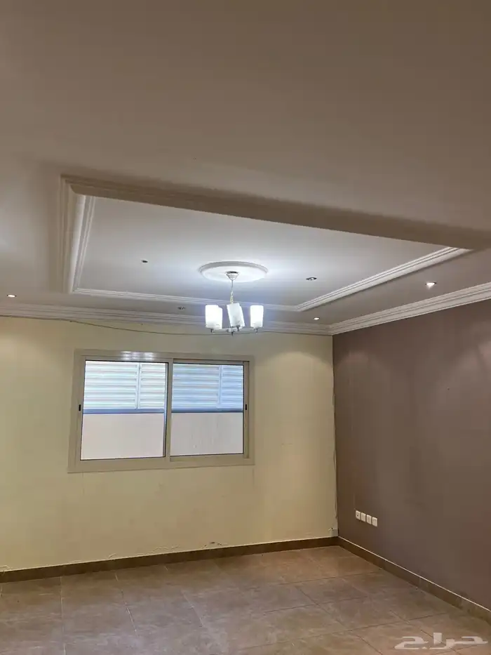 فيلا مع مسبح للإيجار   حي الملك سلمان 11