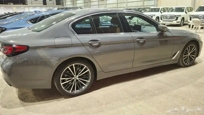 بي ام دابليو الفئه الخامسة 2023 520i مستعمله مفحوصه 2