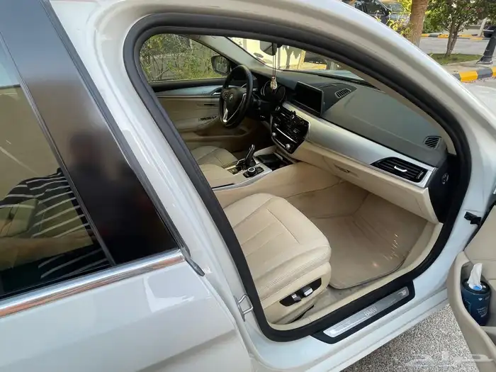 BMW 520i 2019 بحالة ممتازة 4