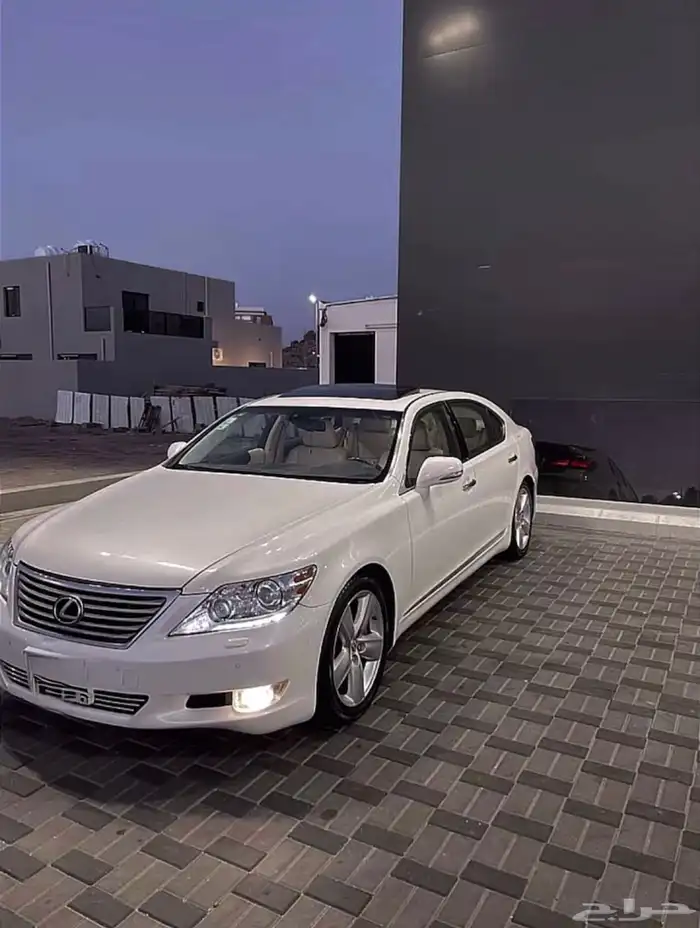للكزس LS460. 2012 3