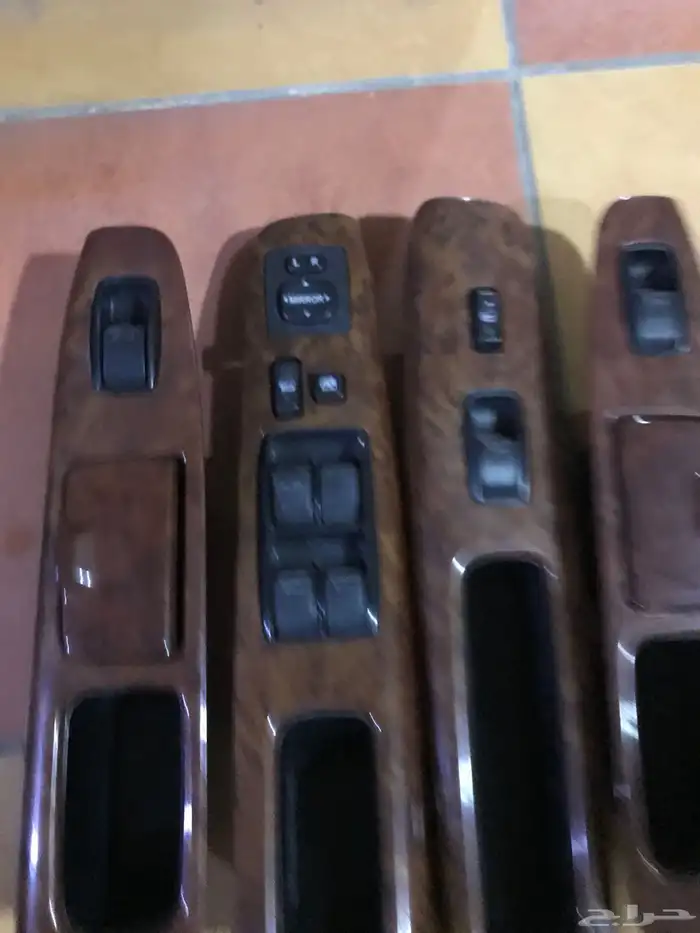 مجموعة قزاز كامري2006 خشبي اصلي 3