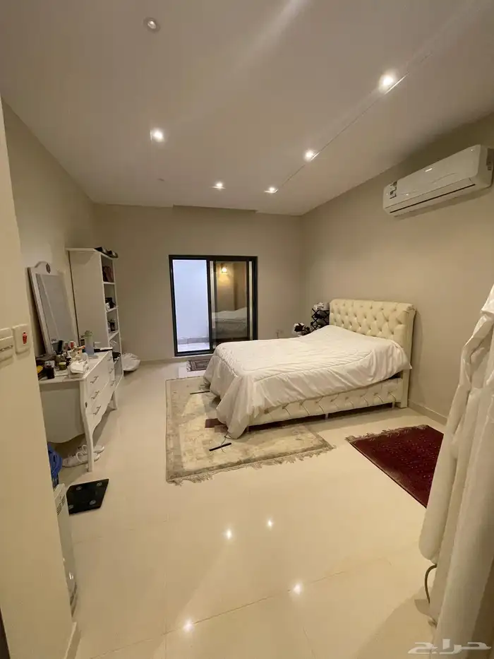 للبيع شقة حي المونسيه 0