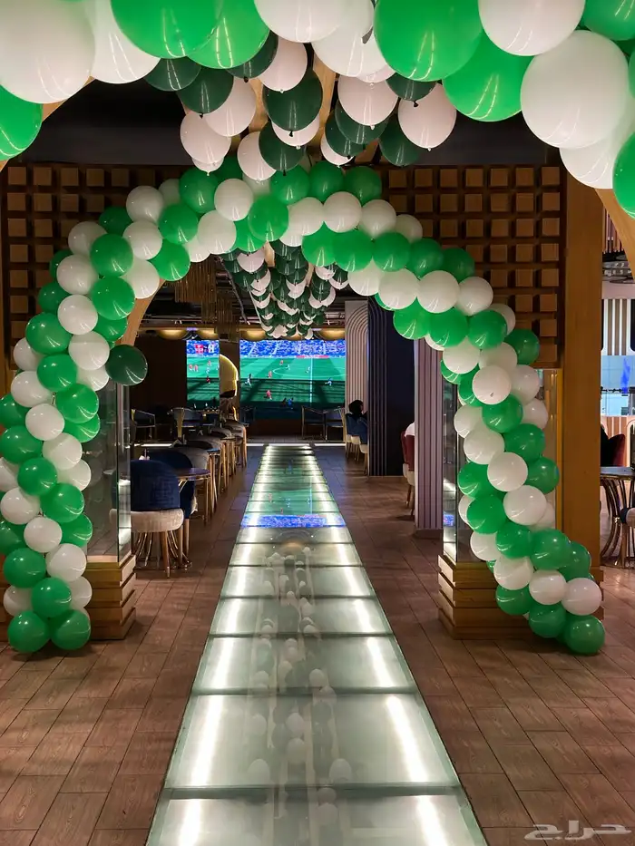 اقواس بلالين ومداخل وتنسيقات لليوم الوطني 8