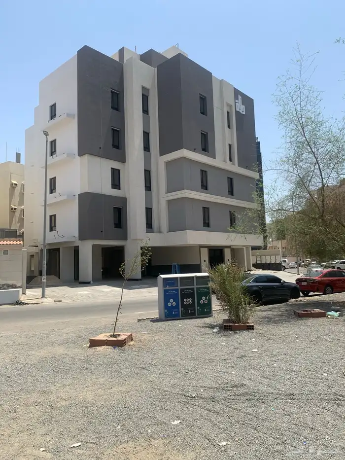 شقة للايجار في حي الريان 10