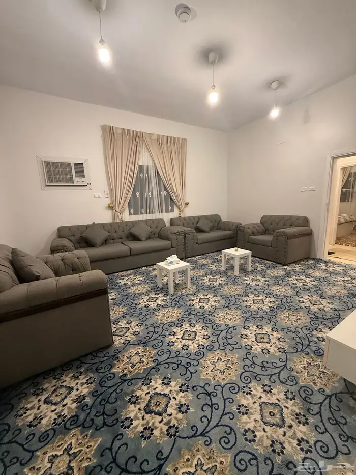 شقة راقية للايجار في العقيق 9