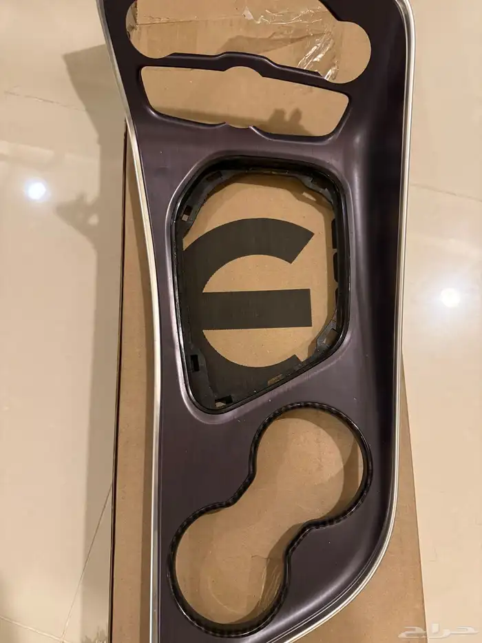 قطعة ديكور مكان القير سيارة شالنحر 0