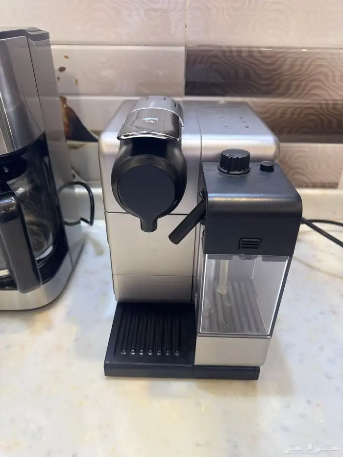 ماكينة نسبريسو كبسولات وحليب وماكينة فلتر 0