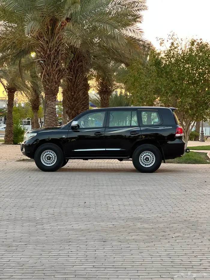 جكسار مديل 2011 8 سلندر تم البيع 12