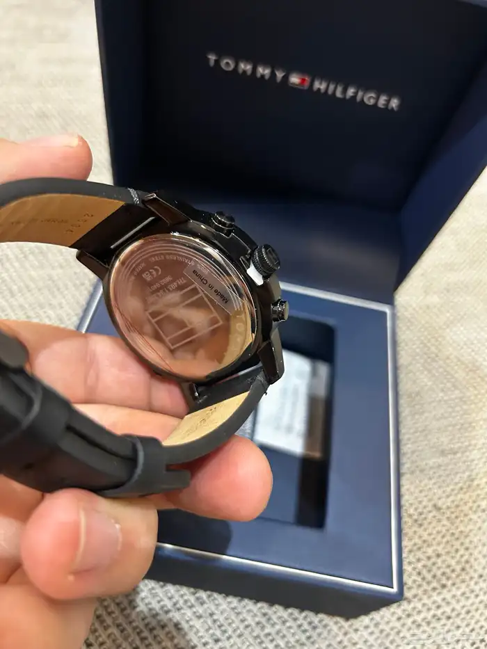 ساعة Tommy Hilfiger أصلية   جديدة غير مستعملة 3