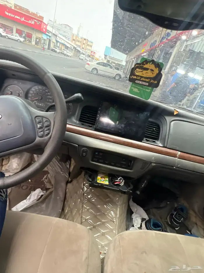 فورد فكتوريا 2004 4