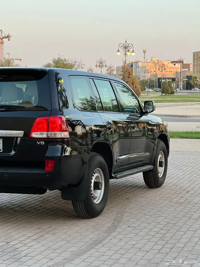 جكسار مديل 2011 8 سلندر تم البيع 1