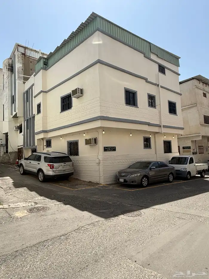 شقة راقية للايجار في العقيق 0