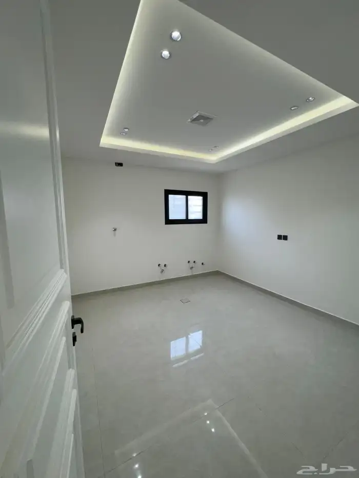 دور اول للبيع حي الجنادريه 2