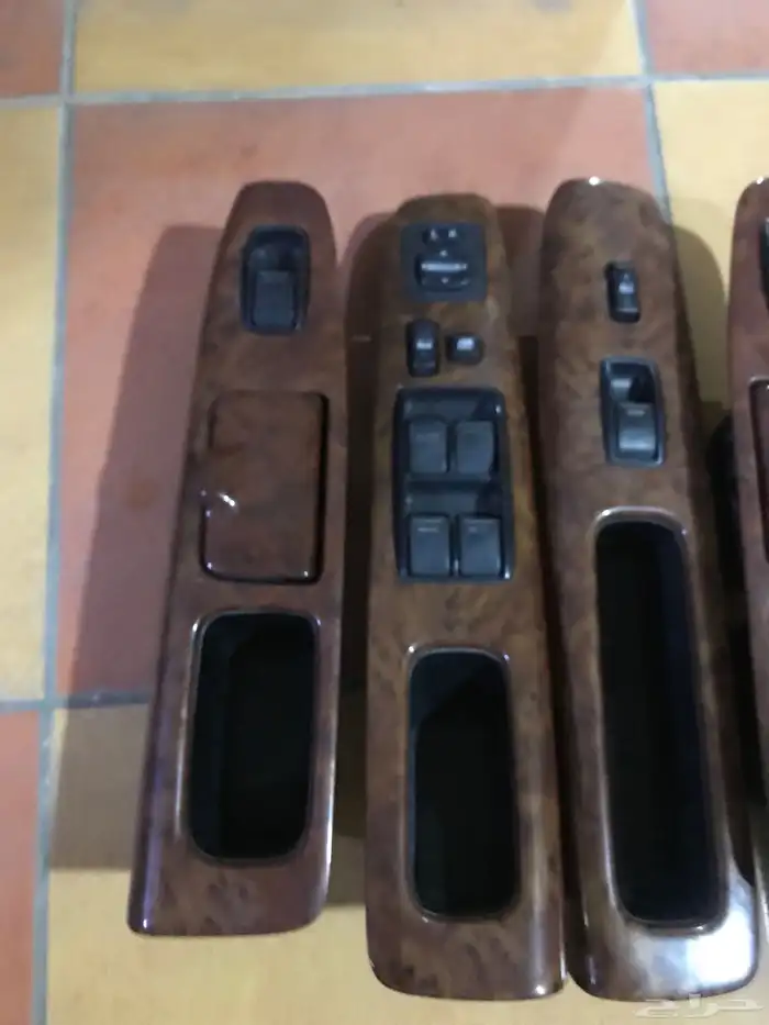 مجموعة قزاز كامري2006 خشبي اصلي 1