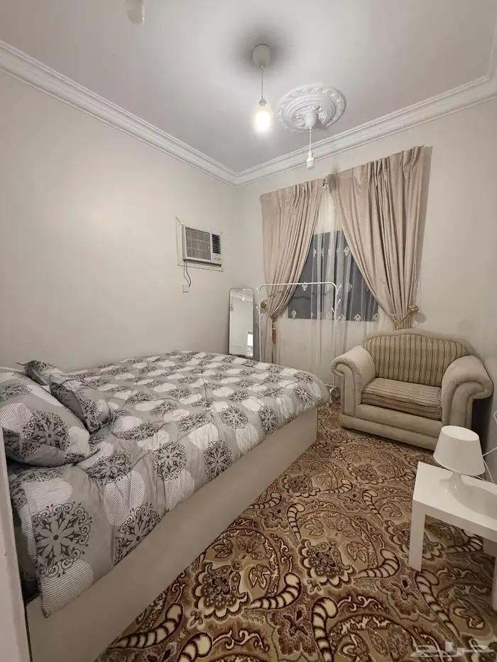 شقة راقية للايجار في العقيق 4