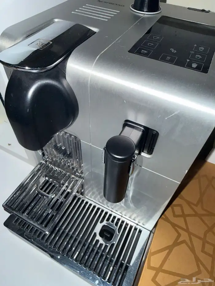 اصدار خاص جدا  ماكينة قهوة من شركة نيسبرسو 0