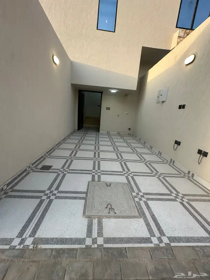 للبيع دور علوي مفصول بصك في حي بدر قريب جامع سليمان العوده 0