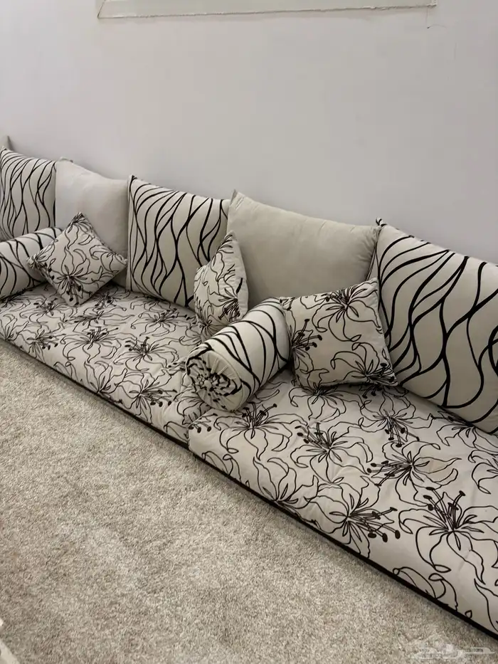 كنب ارضي مع فرشه مكرونه 2