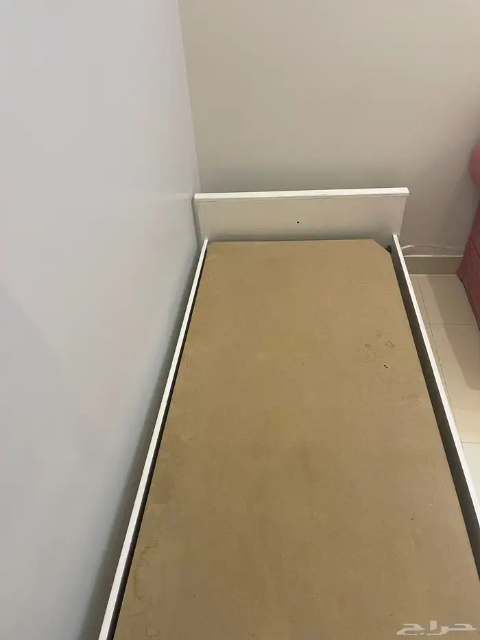 للبيع سرير نوم مستعمل 1