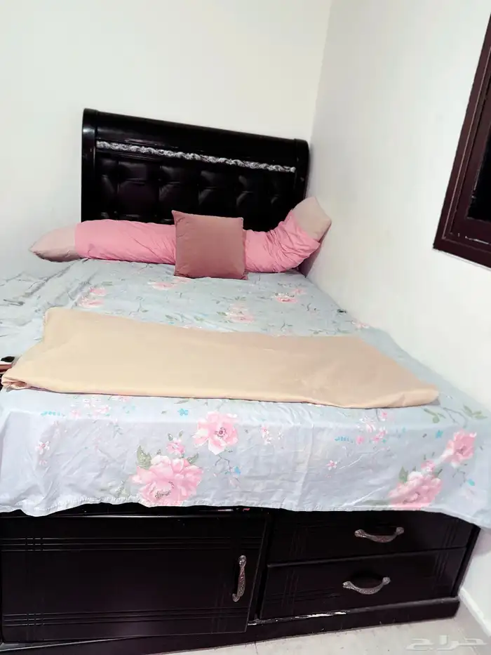 سرير نفر و نص و دولابين 1