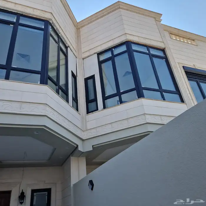نوافذ و أبواب UPVC وألمنيوم وأبواب WPC و شترات 1