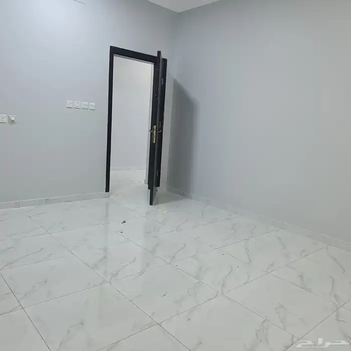 شقه للإيجار عوائل 4