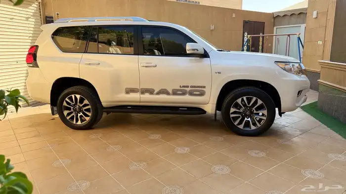 برادو م 2022 فل كامل وارد الساير عداد فقط 77 الف 17