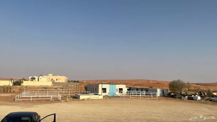 اسطبل كامل للبيع 0