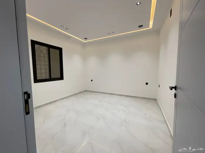 ادوار للبيع بحي البيان 11