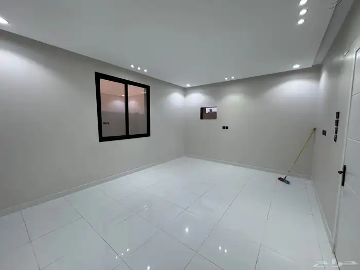 للبيع دور وملحق في مخطط ولي العهد 2 بسعر 850 الف ريال 3