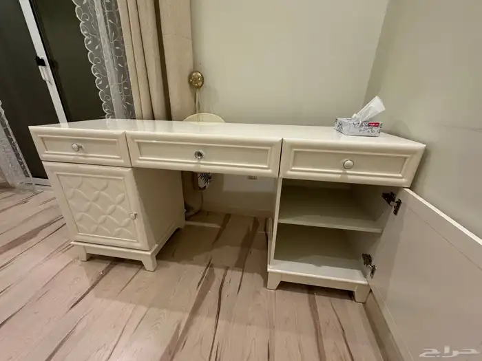 تسريحة نظيفه للبيع 1