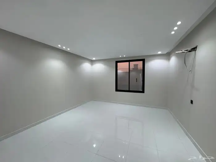 للبيع دور وملحق في مخطط ولي العهد 2 بسعر 850 الف ريال 0