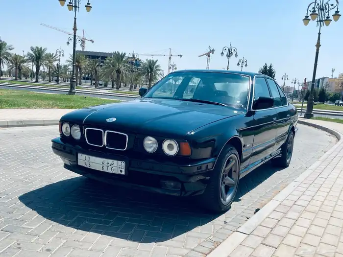 بي ام دبليو 1990 بلوحة مميزة 3