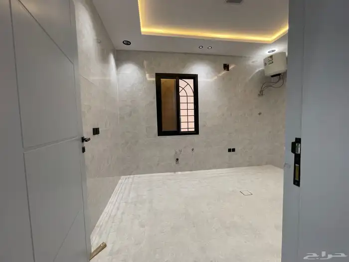 ادوار للبيع بحي البيان 5