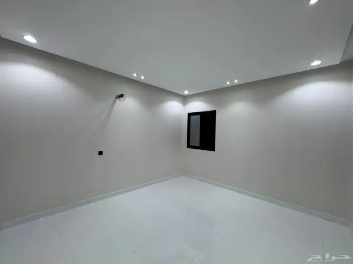 للبيع دور وملحق في مخطط ولي العهد 2 بسعر 850 الف ريال 6