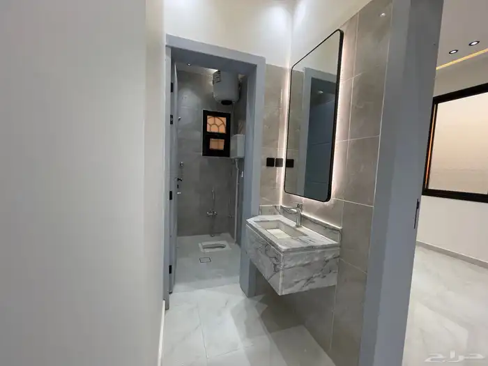 ادوار للبيع بحي البيان 2