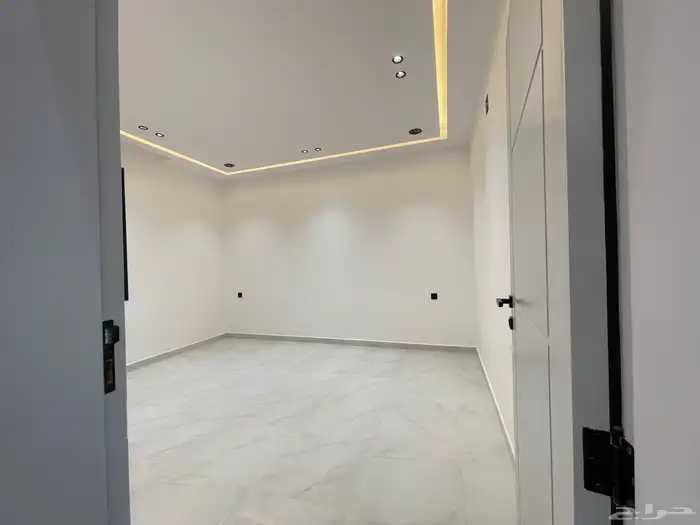 ادوار للبيع بحي البيان 3