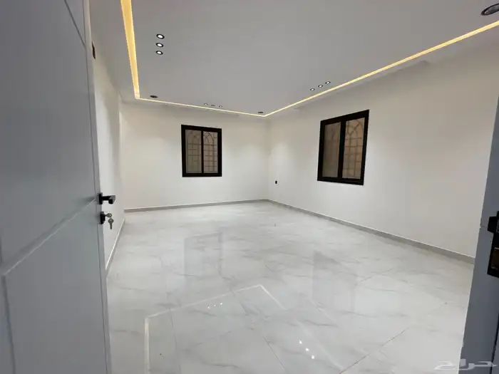 ادوار للبيع بحي البيان 7
