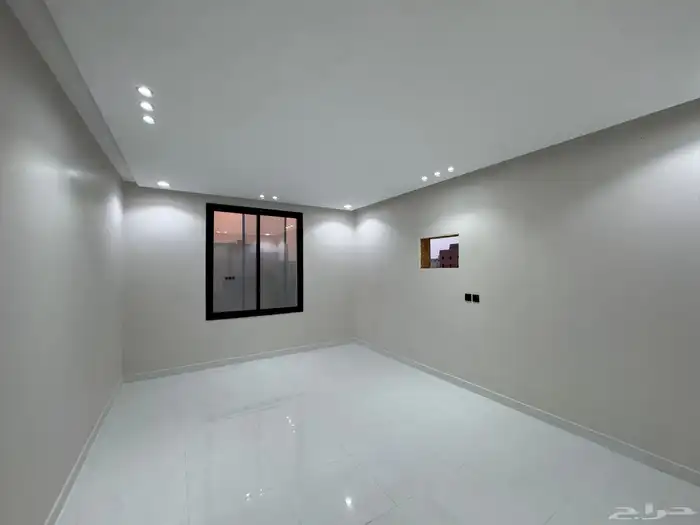 للبيع دور وملحق في مخطط ولي العهد 2 بسعر 850 الف ريال 1