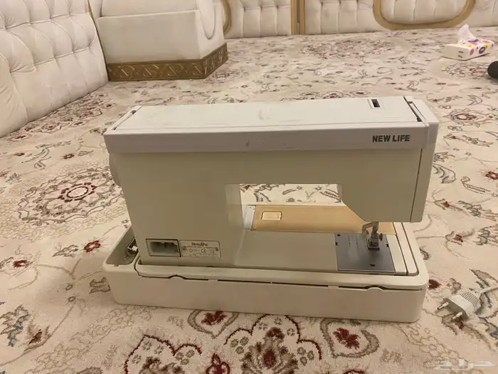عدد2 مكينة خياطه وتطريز 4