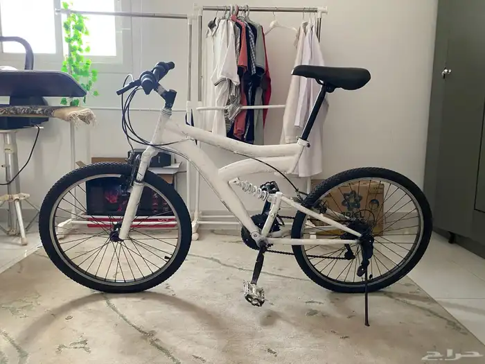 دراجه ماونتن للبيع بسعر 200 ريال يرجى قرائه المواصفات 0