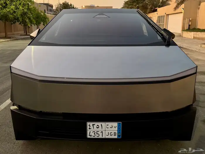 سايبر تراك تسلا Foundation 14