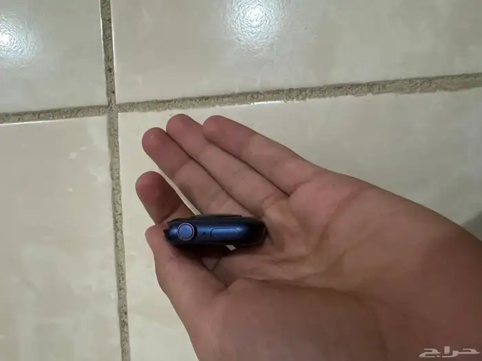 ساعة شبيهة ابل ب الاصل 0